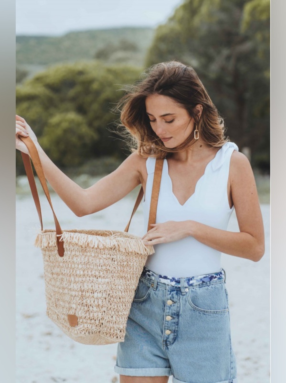 *NWT* 100% Raffia Tote Bag with Leather Handles and Removable Zipper Lining